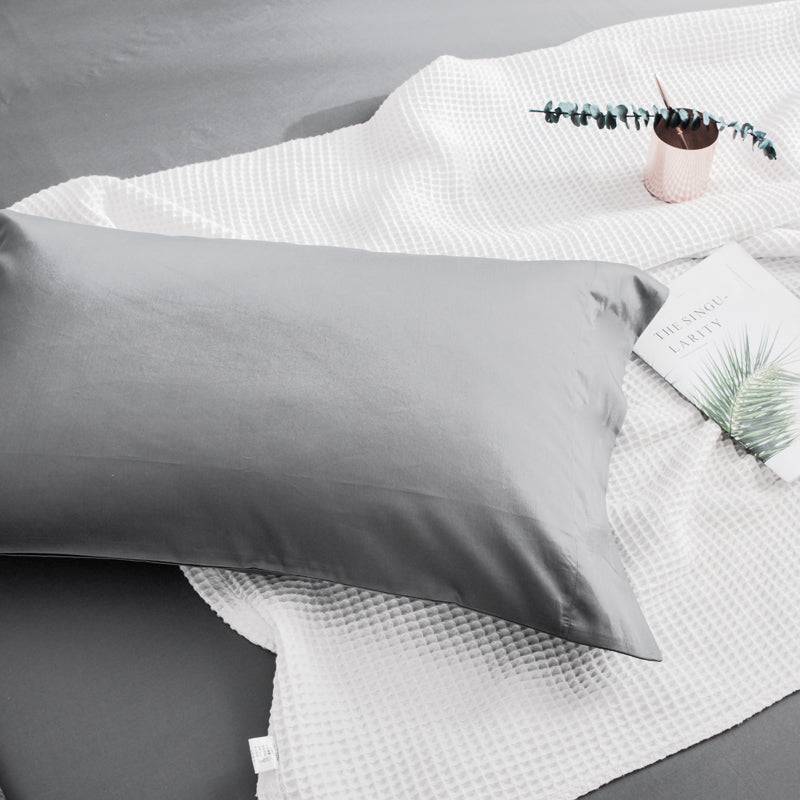 Long-Staple Cotton Satin Pillowcase in Ivory — view 6