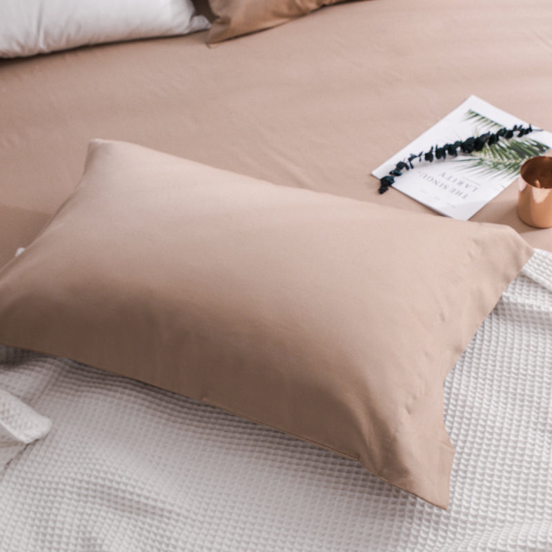 Long-Staple Cotton Satin Pillowcase in Ivory — view 5